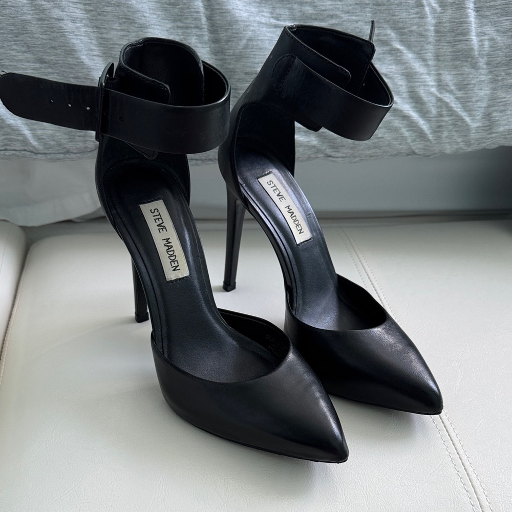Steve Madden Black Stiletto Heels